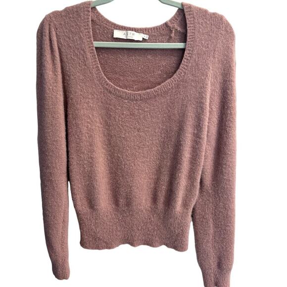 ASTR the Label Light Pink Fuzzy Crewneck Sweater Soft Size Medium - Picture 1 of 3